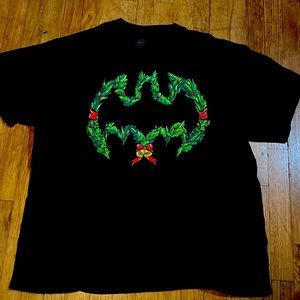 DC Comics Batman Christmas Wreath t-shirt